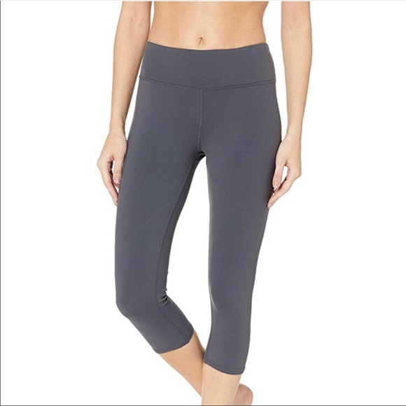 Alo airbrush capris leggings! - Picture 1 of 11